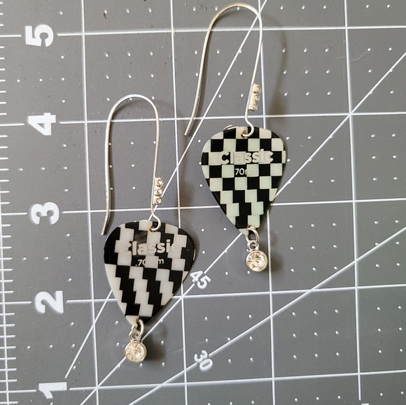 Gena's Jewelry: Checkered & Rhinestone Silver Tone Guitar Pick Earrings - Picture 3 of 5